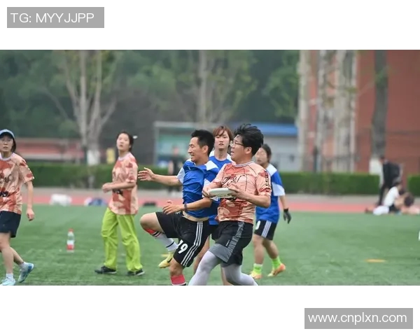 飞盘热潮席卷重庆揭秘飞盘队的训练与比赛状态